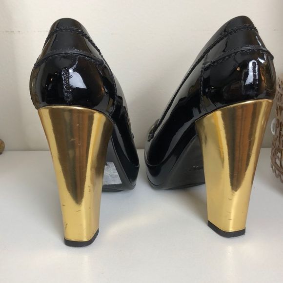Hogan Black Patent Gold Detail Heeled Loafers - Picture 5 of 7
